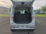 トランクも広々です。(支払総額13.8万円・圏内に限り・ナビ・TV・ETC付・タイミングチェーンですのでベルト交換必要ございませ)