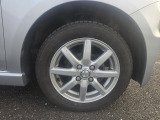 アルミホイール付きです。(支払総額13.8万円・圏内に限り・ナビ・TV・ETC付・タイミングチェーンですのでベルト交換必要ございませ)