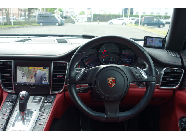 ポルシェ パナメーラ レッドレザー SR 下取車 の中古車詳細 (83,300km