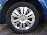 純正15インチホイール。ノーマルタイヤ付き。