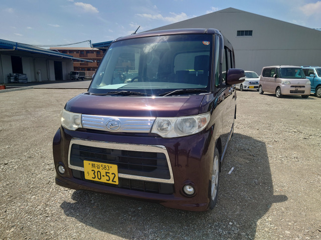 ダイハツ タントカスタム 