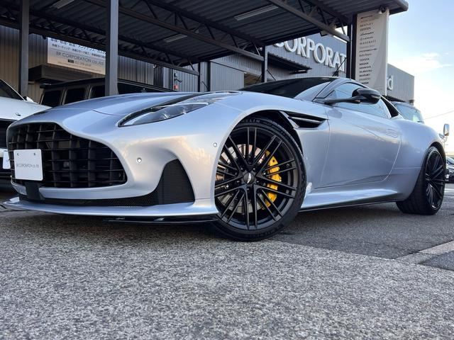 アストンマーティン DB12 