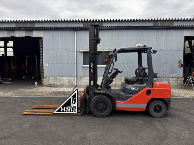 トヨタL&F エンジンフォークリフト 18770