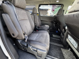 ●リヤシートも使用感が少なく清潔な状態です☆同乗者の方も気持ちよくご同車できますね☆是非ご覧ください♪♪