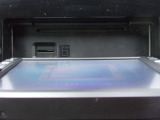 CD,SDカードスロットル。