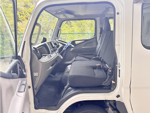 三菱ふそう キャンター 2t ダブルキャブ 準中型 オートマ の中古車詳細