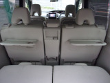 サードシート用シートバックテーブル。