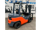トヨタL&F エンジンフォークリフト 3.0M2.5tサイドシシフト