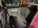 後部座席も広々してます!お問い合わせはTEL06-6430-1230 E-mail cars_genesis2007@yahoo.co.jpまで!!☆