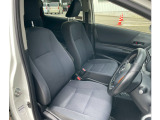 運転席シート☆使用感も少なく、良好な状態となっております!丁寧に使われていたことがよくわかります♪