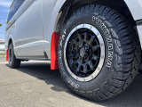 当店にてヨコハマジオランダーX-AT&ESSEXアルミホイールを新調!車検対応!TRDマッドフラップとマッチして、よりオフロード感増し増し♪