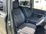 運転席シート☆使用感も少なく、良好な状態となっております!丁寧に使われていたことがよくわかります♪