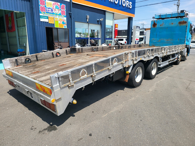 UDトラックス クオン 重機運搬車 積載量13200kg の中古車詳細 (857,000