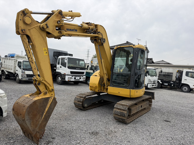 コマツ 油圧ショベル 
