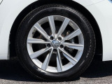 純正アルミホイール装着しております!