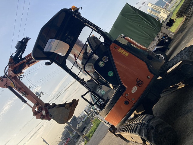 日立 ミニショベル ユンボ 油圧ショベル ZX30UR-5B