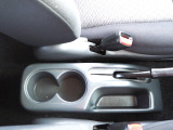 運転席と助手席の間にはドリンクホルダーと小物入れが御座います。気になりましたら09046440671迄お気軽にお問い合わせください