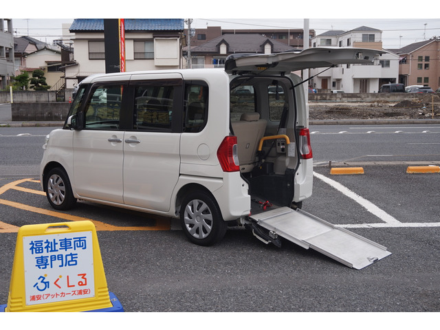 タント  スローパーLリヤシート付仕様