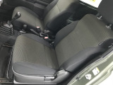 【展示車両について】 低価格を実現するため、微細な傷などは修理せずに展示している場合がございます。できるだけご説明させて頂くようにしておりますが、ご不安な方はスタッフまでお尋ねください。