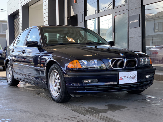 3シリーズセダン 320i 直6 2200cc 左ハンドル