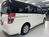 【全国納車OK】 現車をご覧になれないお客様でも、安心してお車をご購入いただける環境を整えております。 色々な角度から撮影したたくさんの画像など豊富な資料送りいたしております。