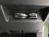 【自社整備工場完備】 自社整備工場を完備しており、納車前は徹底整備後お渡しとなります。自社工場だからこそ時間をかけれる。自社工場だからこそきめ細かい整備を。自社工場だからこそ出来る事があります。