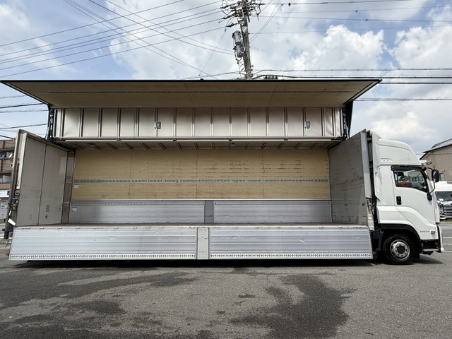 いすゞ ギガ トレーラーヘッド リア門口ステンレス の中古車詳細