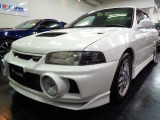 【中古車情報】三菱 ランサーエボリューション 2.0 GSR IV 4WD 4G63ターボエンジン5MT4WD の中古車詳細（走行距離：14.1万km、カラー：ホワイト、販売地域：大阪府松原市新堂5丁目）