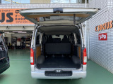 人気のハイエースバンDX GLパッケージ!入庫しました!SDナビ!フルセグTV!ETC!両側スライド!バックカメラ!TVキャンセラー!AC100W!Bluetooth!是非この機会に!
