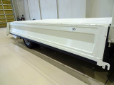 荷台内寸:312&times;160&times;38 三方開 スチールボディ 左右アオリ上部プロテクター 鳥居作業灯1個 アーム式PG/600kg付