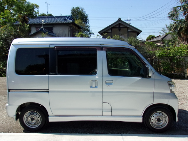 ダイハツ アトレーワゴン フレンドシップ スローパー リヤシート付仕様