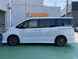 当店の整備は全車提携の正規ディーラーにて整備点検を実施いたしております!消耗部品が悪ければもちろん交換しバッチリの状態で御納車致します!それではお車の装備などをご紹介いたします!&rarr;