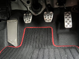 【全国納車OK】 現車をご覧になれないお客様でも、安心してお車をご購入いただける環境を整えております。 色々な角度から撮影したたくさんの画像など豊富な資料送りいたしております。