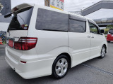 【全国納車OK】 現車をご覧になれないお客様でも、安心してお車をご購入いただける環境を整えております。 色々な角度から撮影したたくさんの画像など豊富な資料送りいたしております。