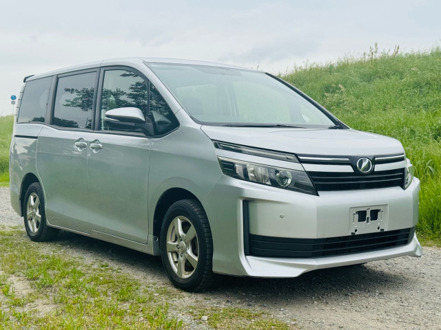 ヴォクシー 2.0 X Cパッケージ 4WD 