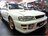 インプレッサWRXターボ後期モデルピュアホワイトカラーSTIVer5仕様フルエア&EJ20BOXERターボエンジン5MTミッション4WD&マフラー車高調他装備充実車が入庫しました