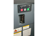 3相200Vの電源が必要です。