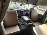 運転席助手席はダイネットシートとして使用可能です!