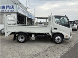 4000cc 2t 2トン 平ボディ 垂直パワーゲート 4WD ETC 走行45000K 5速 5MT  内外装仕上げ済み 荷台内寸306&times;160 パワーゲートサイズ180&times;158 昇降600Kg