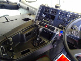 AAC PS PW SRS ABS キーレス 左電格ミラー/左右電動角度調整/ヒーター/ワイパー エアサスシート/肘掛け ETC2.0 バックモニター タコグラフ アドブルー ターボ フロア7MT