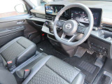 視界が広く運転しやすいコックピット!!