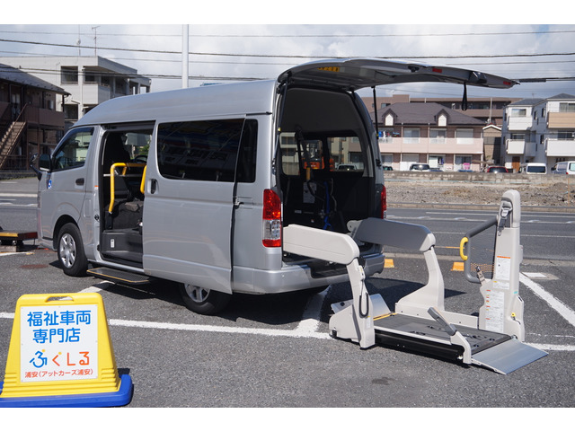 トヨタ ハイエースバン 
