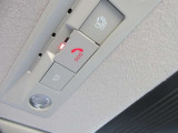 SOSコール!スイッチを押すと専門のオペレータに接続し、警察や消防への連絡、緊急車両の手配をサポート!※NissanConnectの申込みは日産ディーラーにお問い合わせ下さい。