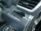 運転席側ドリンクホルダー☆取りやすい位置にあるので使い勝手がいいですよ!