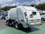 デュトロ  プレス式パッカー車 4.2立米 2t積