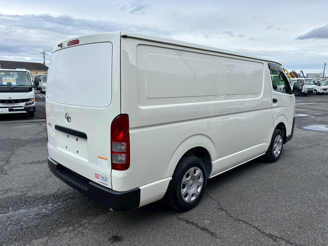 トヨタ ハイエースバン 1t積・冷凍冷蔵車・全低床・AT車 の中古車詳細