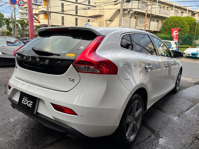 ボルボ V40 T4 SE 正規ディーラー車/右ハンドル/ターボ の中古車詳細