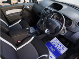 すっきりとしたシンプルな内装の造りは欧州車の魅力!細部にまでこだわり抜かれたデザインが自慢ですので是非じっくりとご覧くださいませ。