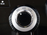 いつでもどこでも大活躍間違いなしの4WD!!! 状況に応じて、2WD・4WD・LOCK切り替え可能!!! しかも簡単♪ダイヤル切り替え式!!!