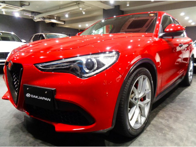 ステルヴィオ ファースト エディション 4WD 2.0ターボエンジン8速パドルS4WD黒